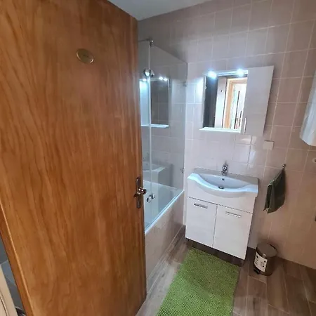 4 Season Apartament *